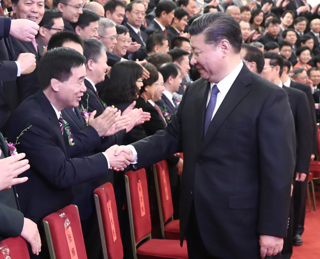 2018年1月8日，張國良榮獲國家科技進步一等獎,習近平總書記與張國良握手照片